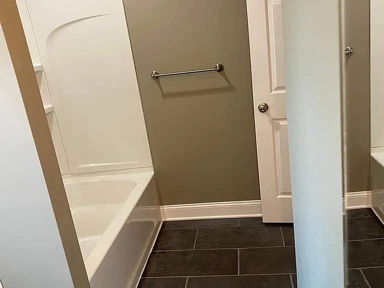 614 6th St #200 — Photo 12
