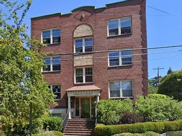 222 E Hamlin St — Photo 1