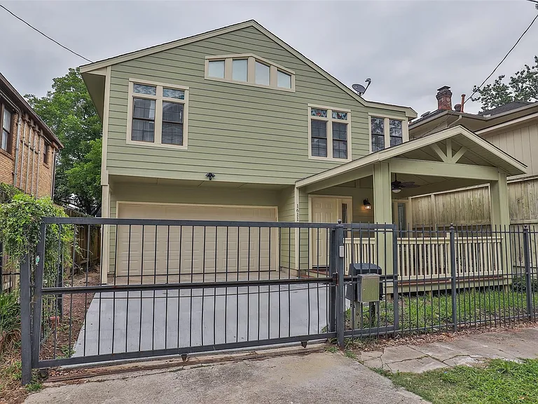 1611 Oakdale St — Photo 2