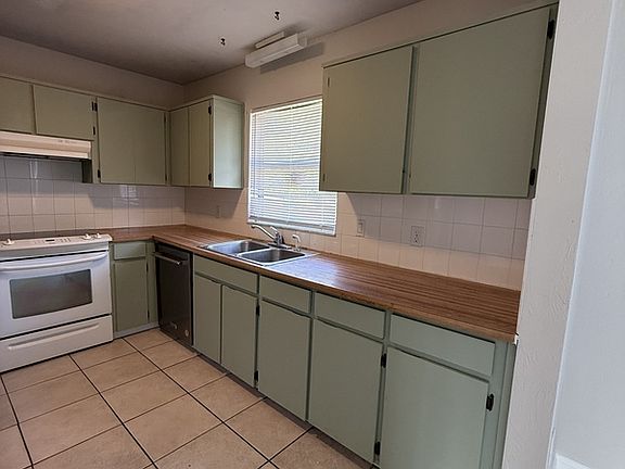 5th image of 2795 Providence Blvd