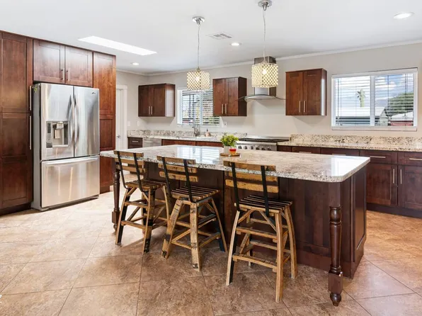 7423 E Calle Madero, Tucson, AZ 85710