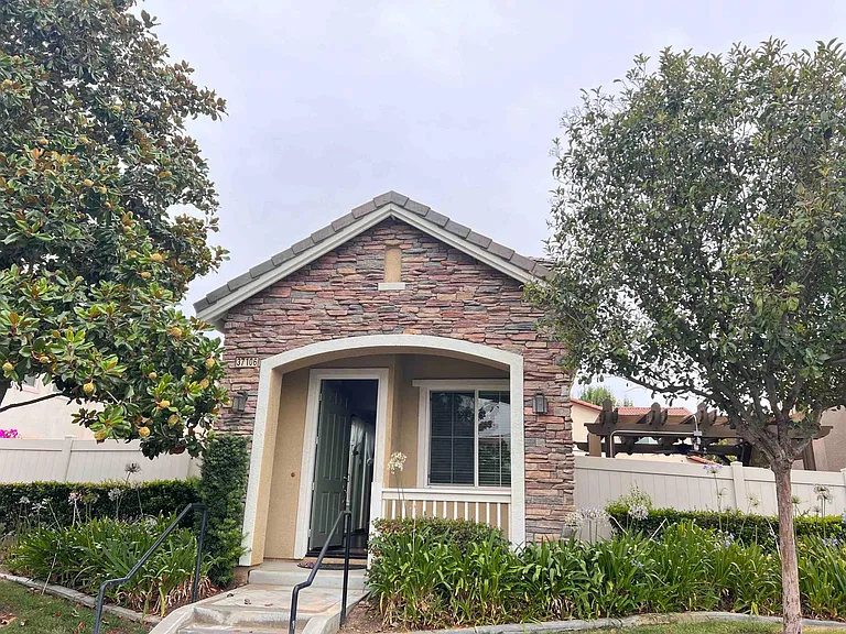 37106 Tucana Pl — Photo 1