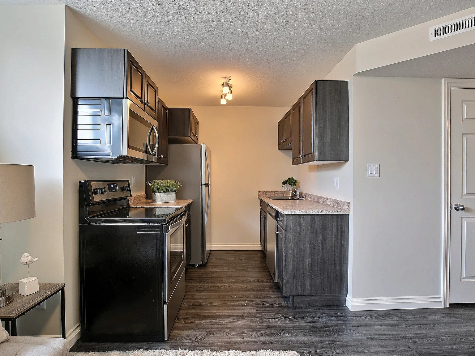 East 1 - 3113 Trombley Street — Photo 4