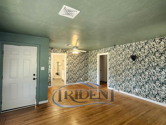 4th image of 1117 Divver St