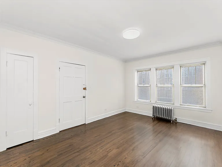 4748 W Roscoe St #3 — Photo 10