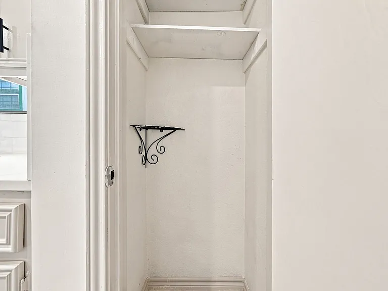 2207 Lancaster Gate Cv — Photo 18