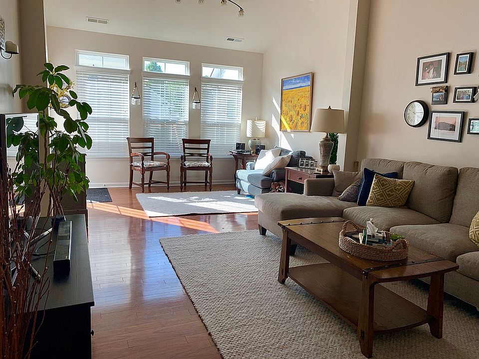 1st image of 8605 Parkland Ter