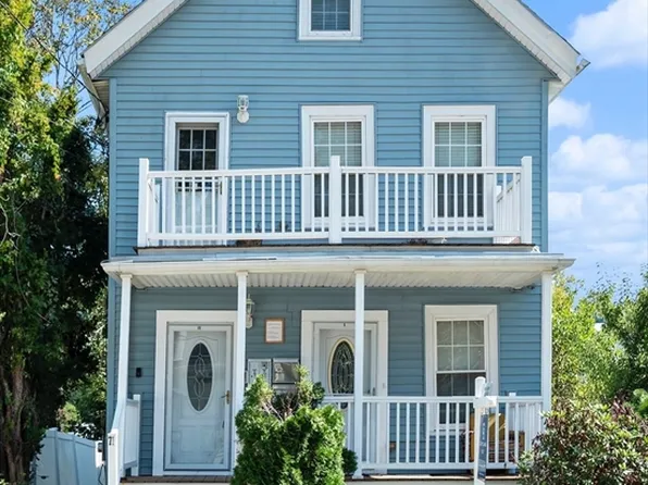 71 Davison St, Hyde Park, MA 02136