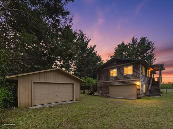 111 Beach Rd, Whitethorn, CA 95589