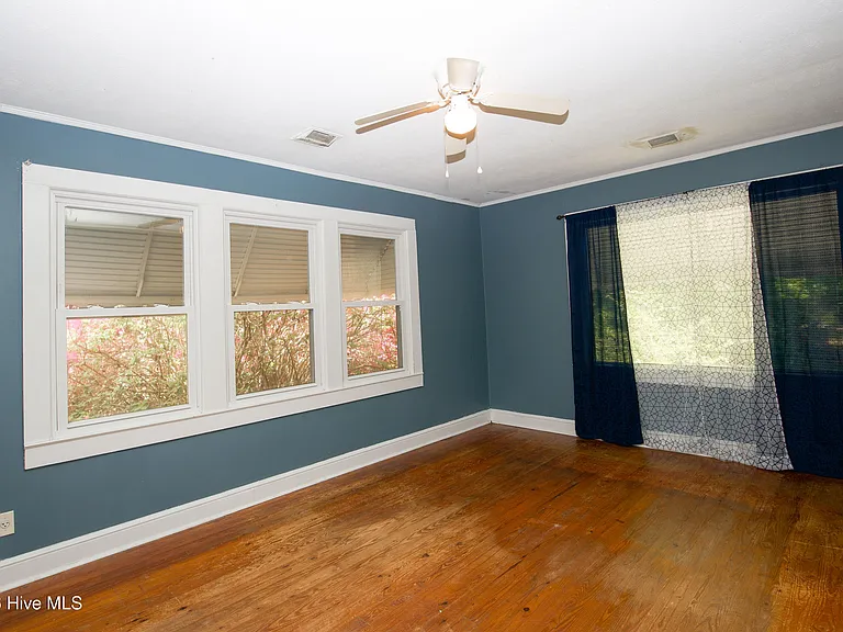 701 E Main St — Photo 17