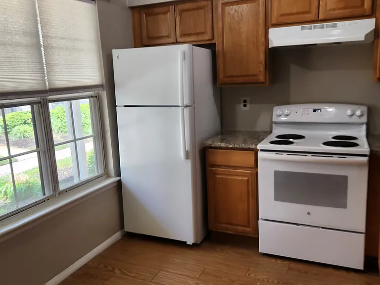 392A Delancey Pl #A — Photo 6