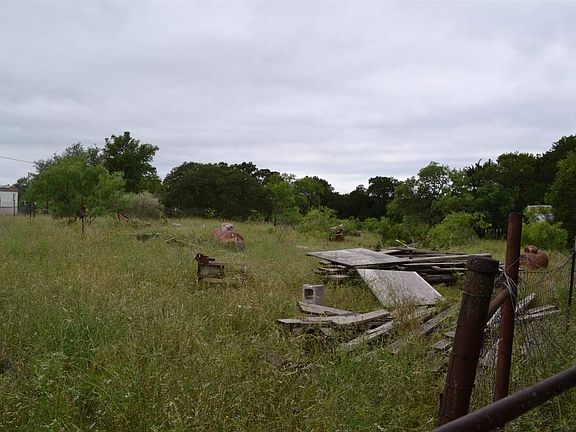 3rd image of 1004 Deer Springs Dr