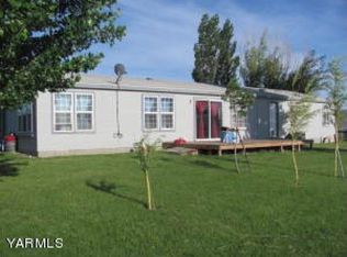 250 Badger Ln, Moxee, WA 98936