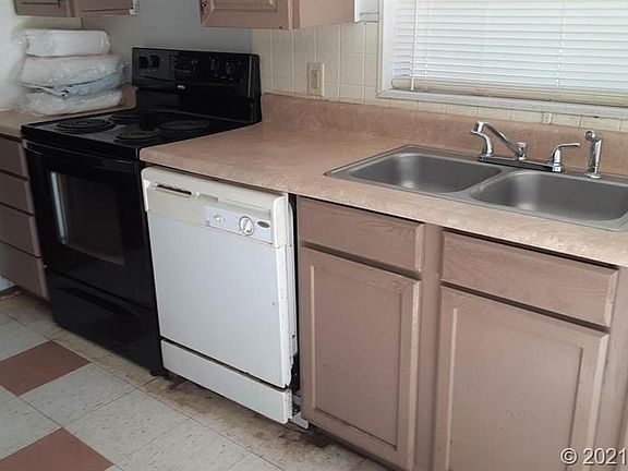 2nd image of 3715 Lisa Ln