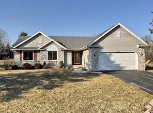 N6319 Woodland Meadows Dr, Sheboygan, WI 53083