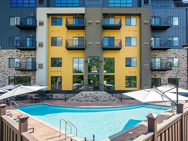 Circle Pines, MN Lexington Lofts | Pool