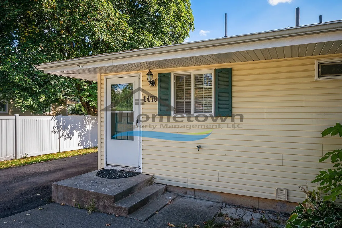 Building Photo - 1470 E Burnham Ave