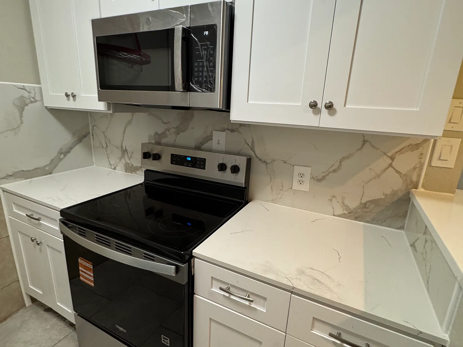 3 bed, 836 sqft, $2,100 — Photo 4