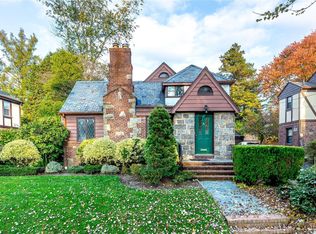 72 Jayson Ave, Great Neck, NY 11021