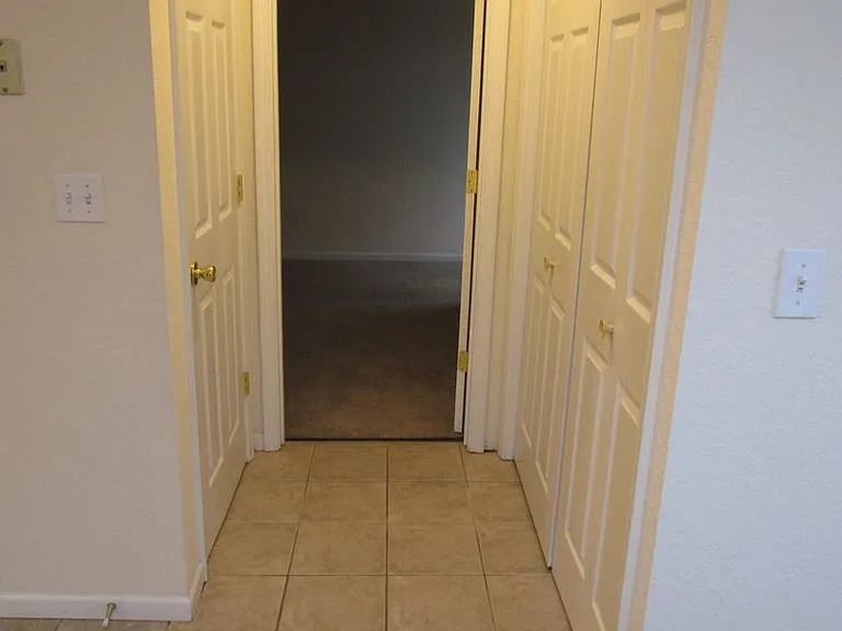 4402 - 4404 Jeana Court — Photo 12