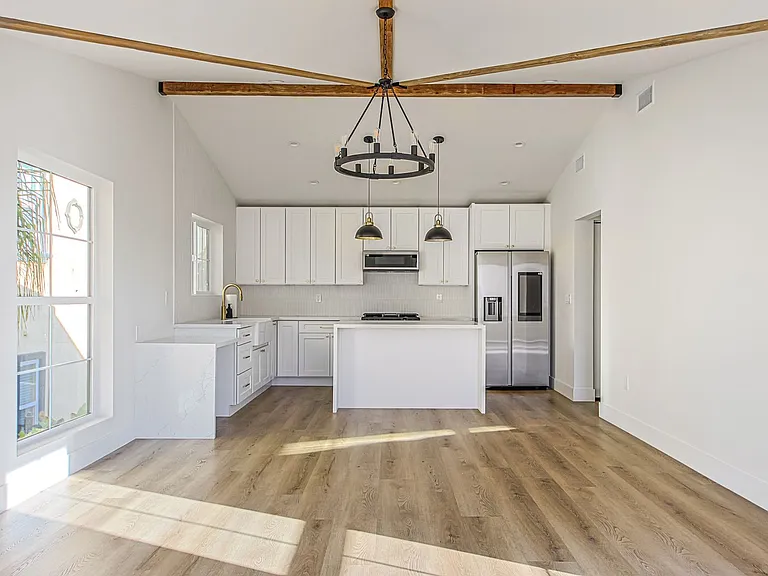 723 E Verdugo Ave #201 — Photo 10
