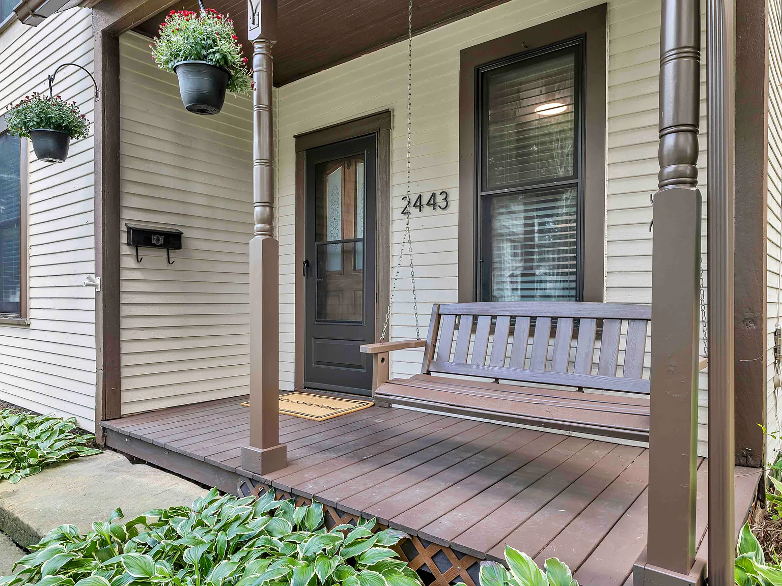 3 bed, 1230 sqft, $2,195 — Photo 3