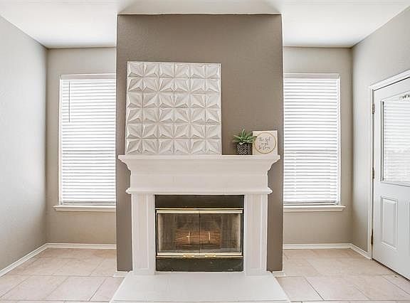 5th image of 7109 Park Creek Cir E