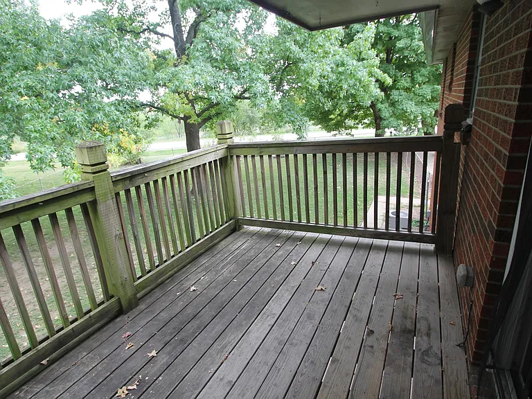 220 NW Highland Ln — Photo 7