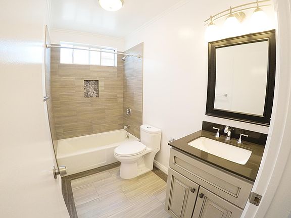 3rd image of 1818 Federal Ave APT 5