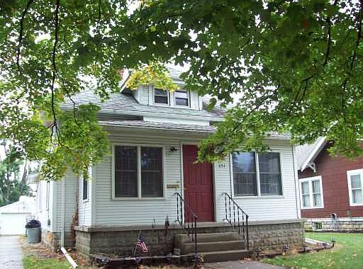 1st image of 854 S Main St
