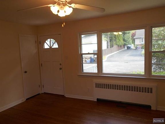 5th image of 1 Colonial Dr