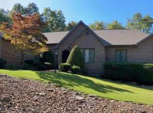 225 Lakeview Dr, Bull Shoals, AR 72619