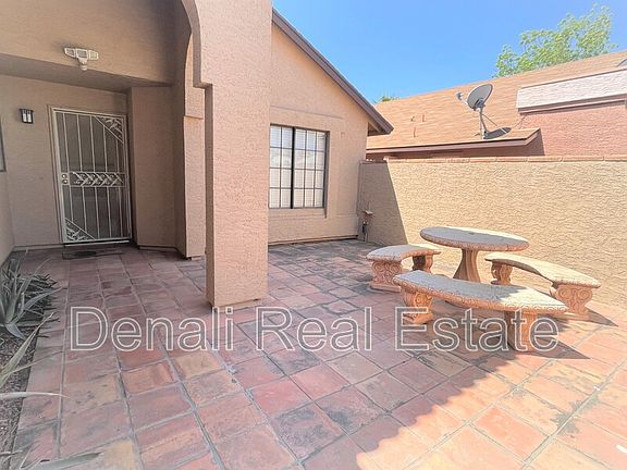 3rd image of 8749 E Belleview St