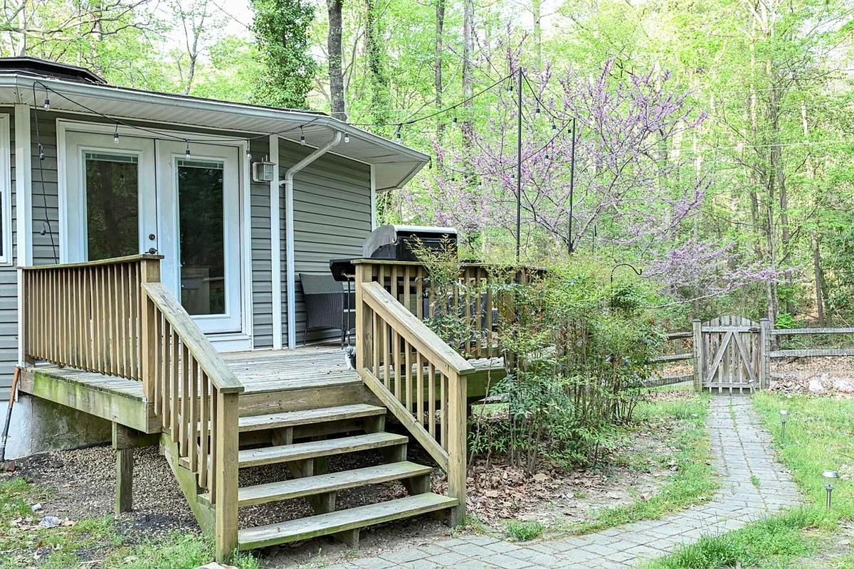 Building Photo - 12433 Cree Ln