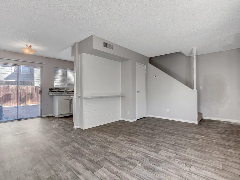 Green Tree Apartments — Photo 5