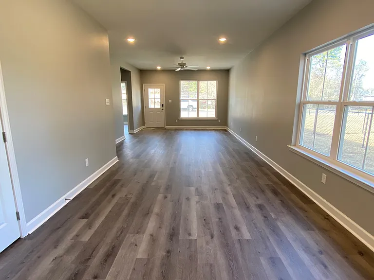 815 Brookside Dr — Photo 5