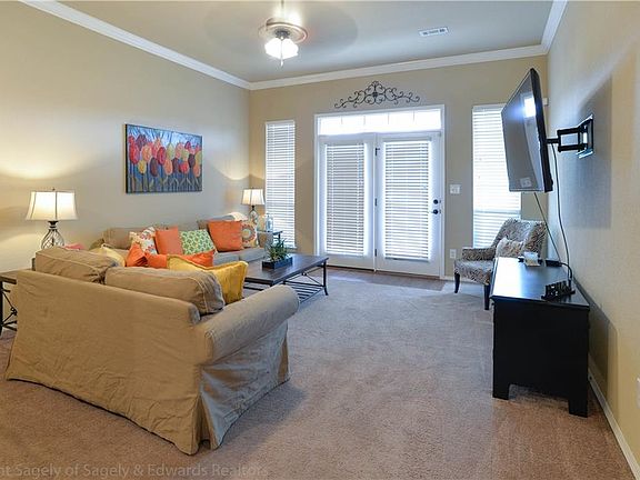 3rd image of 2218 Regency Ln