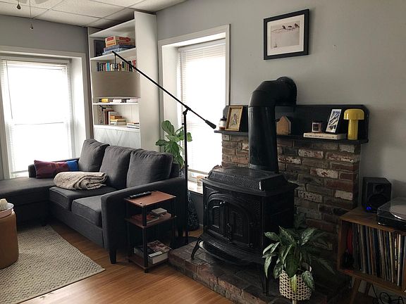 2nd image of 3739 Calumet St Floor 3
