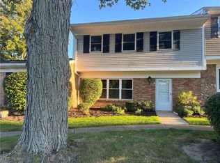 2077 Carlile Dr, Uniontown, OH 44685