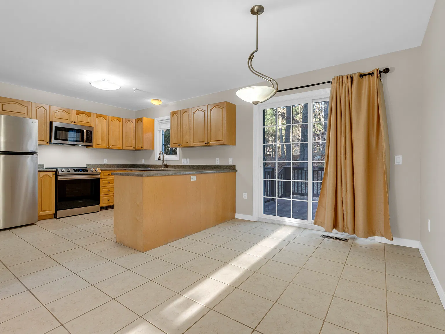 179 Littleton Road, Unit 4, Chelmsford, MA 01824 - 4 — Photo 2