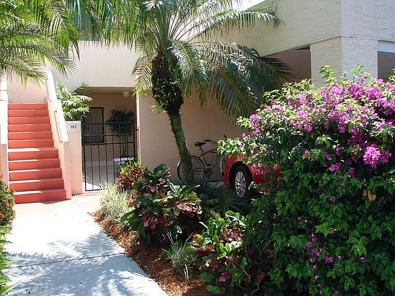 3rd image of 571 Beachwalk Cir APT 103