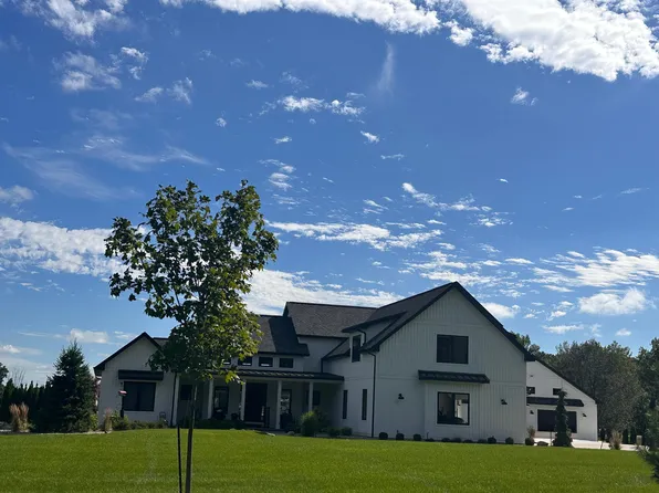 7433 S 3rd St, Mattawan, MI 49071
