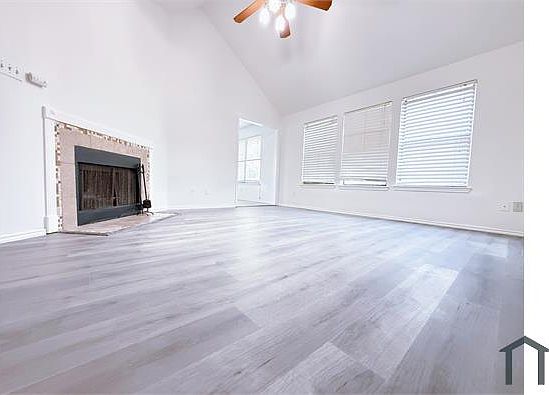 2nd image of 788 Chateau Ln