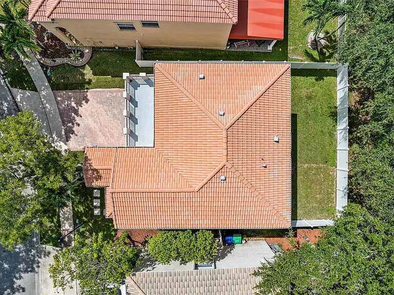 5030 SW 155th Ter — Photo 26