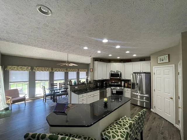 4542 Hearthstone Way — Photo 7