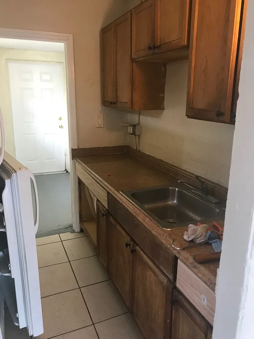 2 Bedroom House — Photo 3