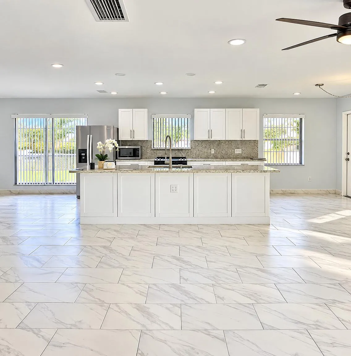 4 bed, 2.0 bath, 1688 sqft, $3,999 — Photo 2