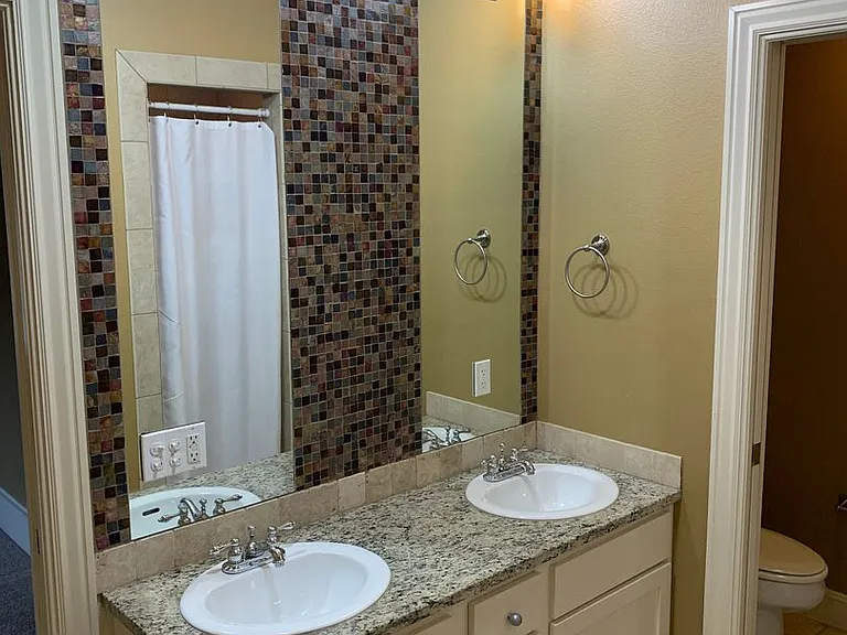 600 W Meadow St #310 — Photo 5
