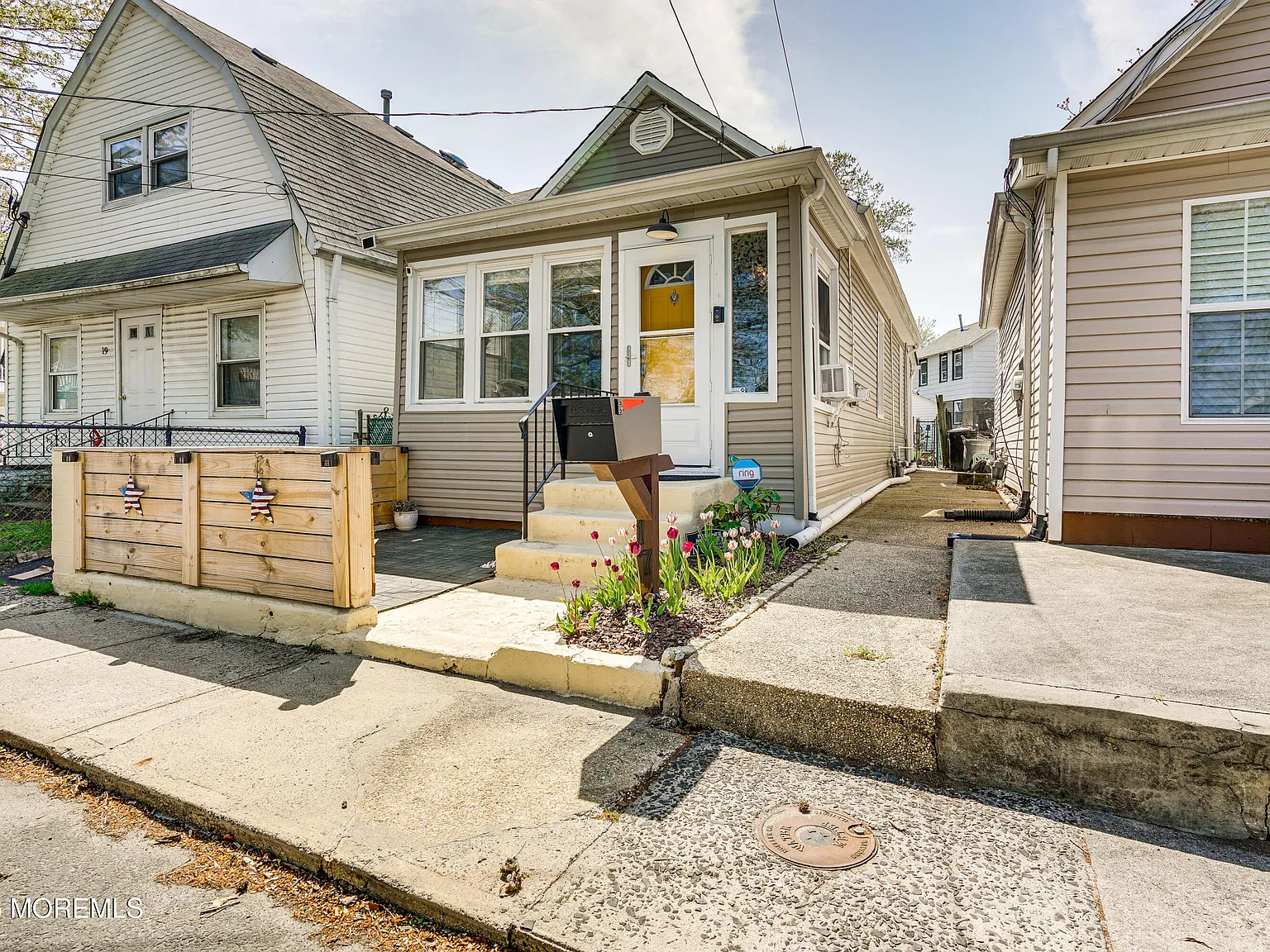 1 bed, 700 sqft, $2,300 — Photo 1