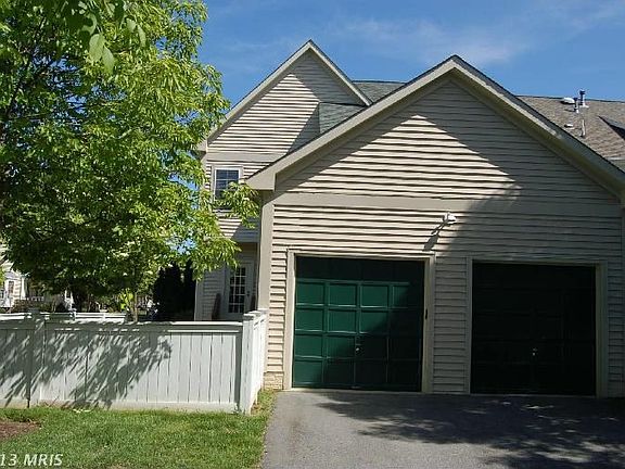 5th image of 301 Deer Meadow Ln